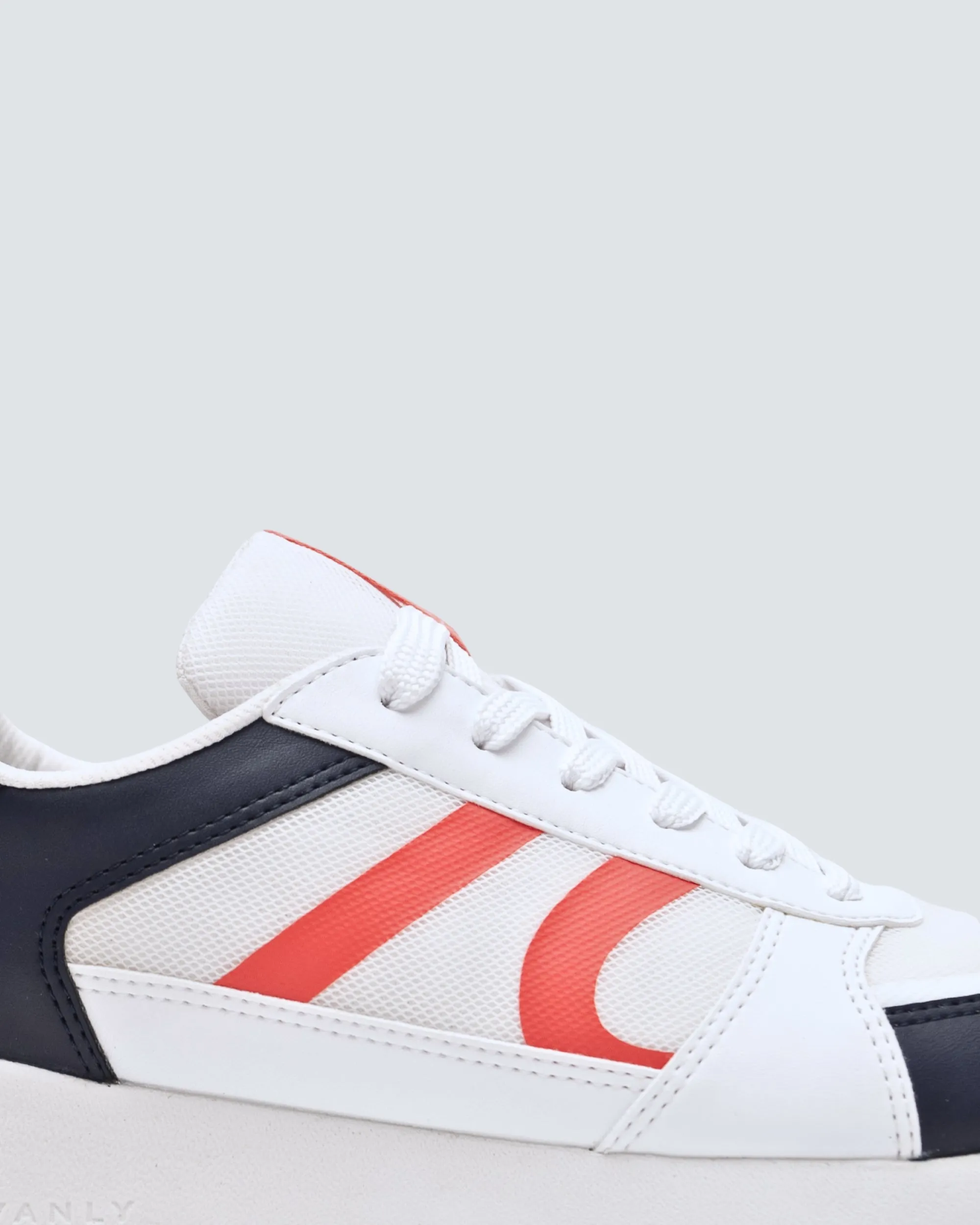 Challenger 2.0 Shoe in Navy/Red