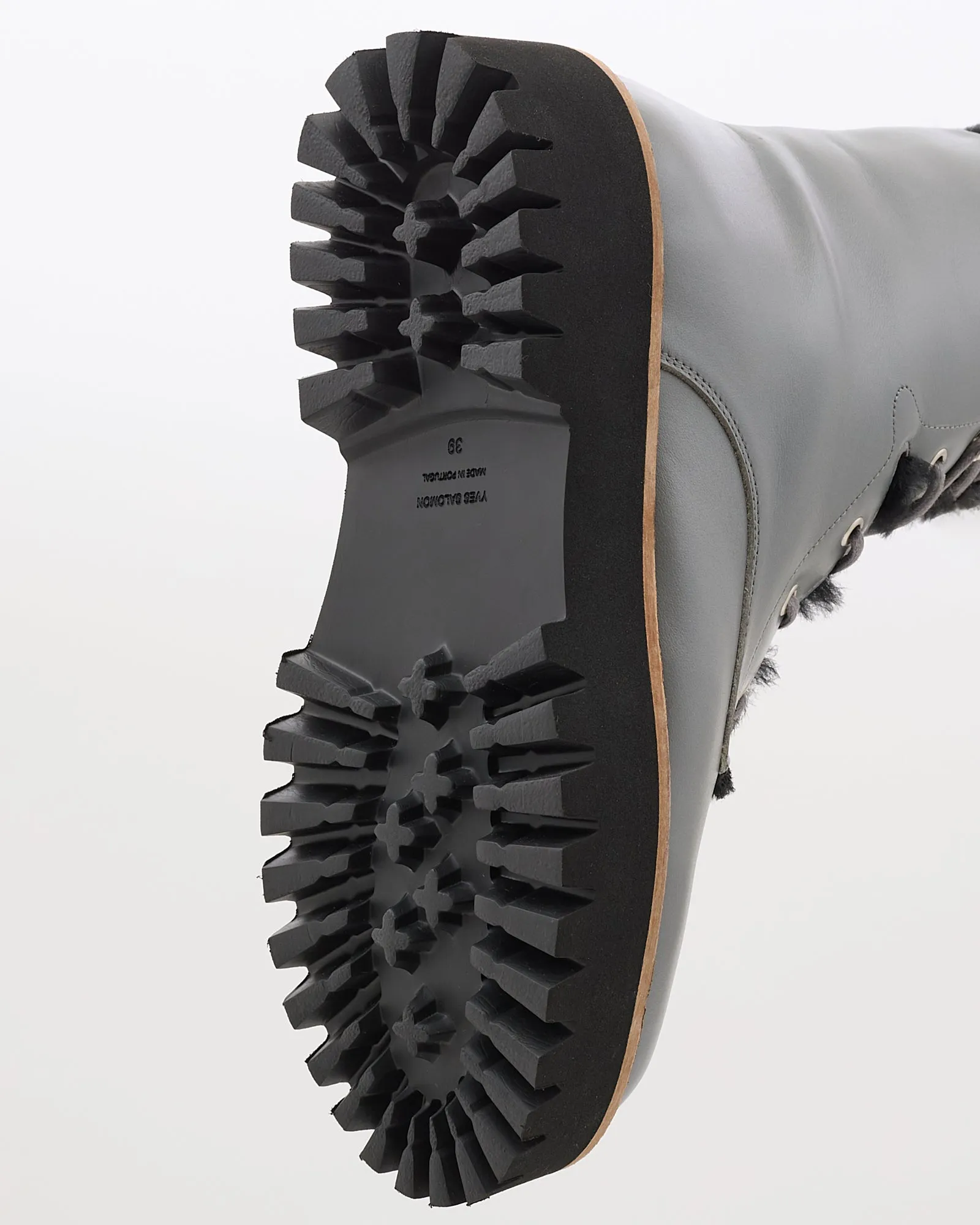 Lace-up boots in stiff Merinillo