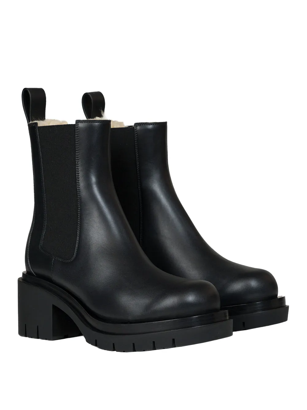 Lug boots