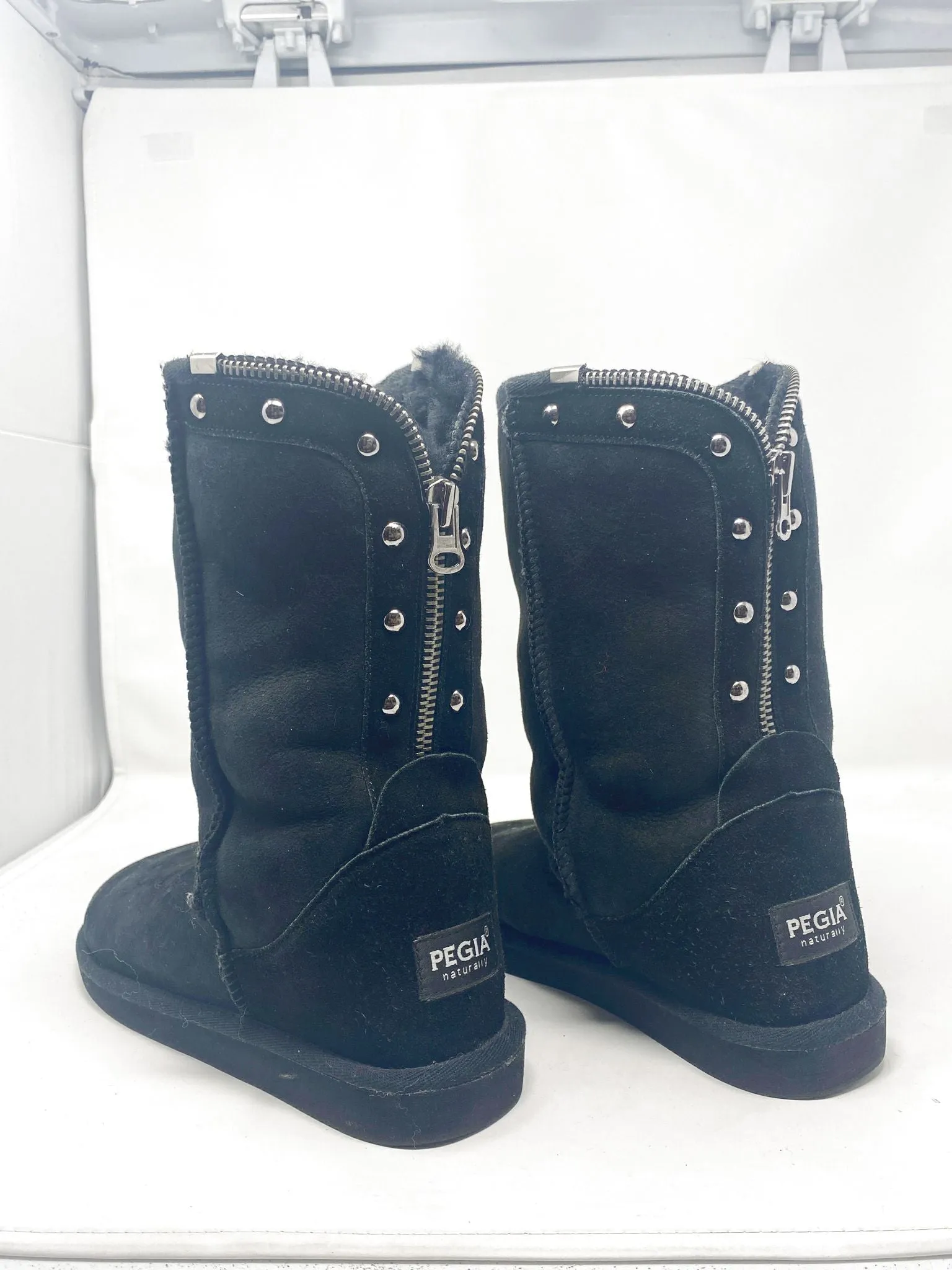 Pegia 40 Black Sheapskiin Suede Boots Studs 2870-139-11121