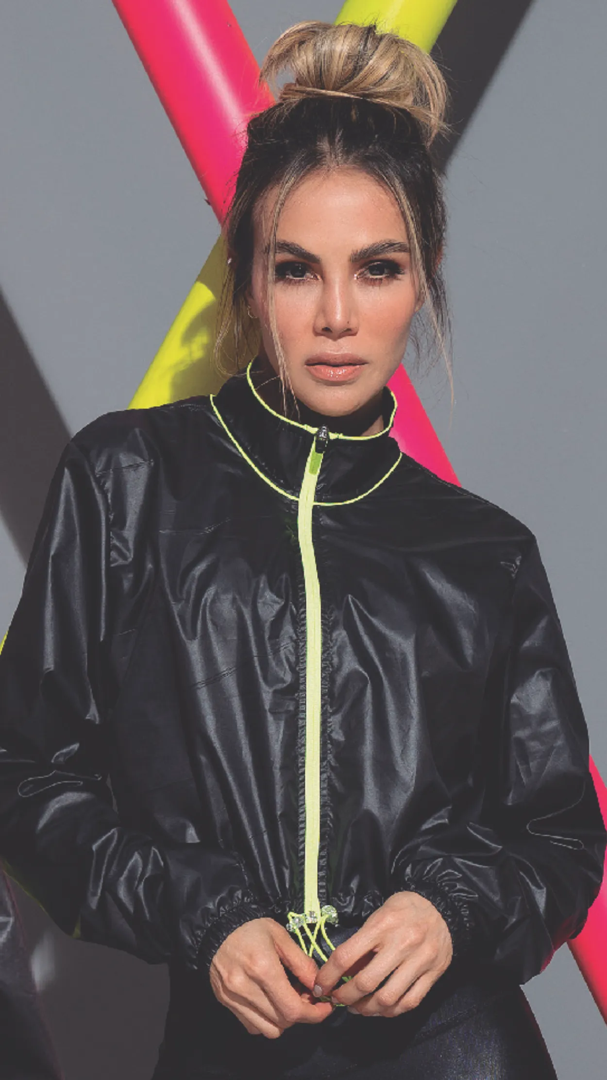 Pinera Workout Jacket with Neon Zipper
