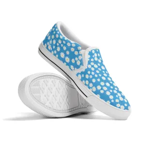 Skys Whisper: Tiny White Daisies on a Serene Blue Womens Canvas Slip On Shoes US5-US12