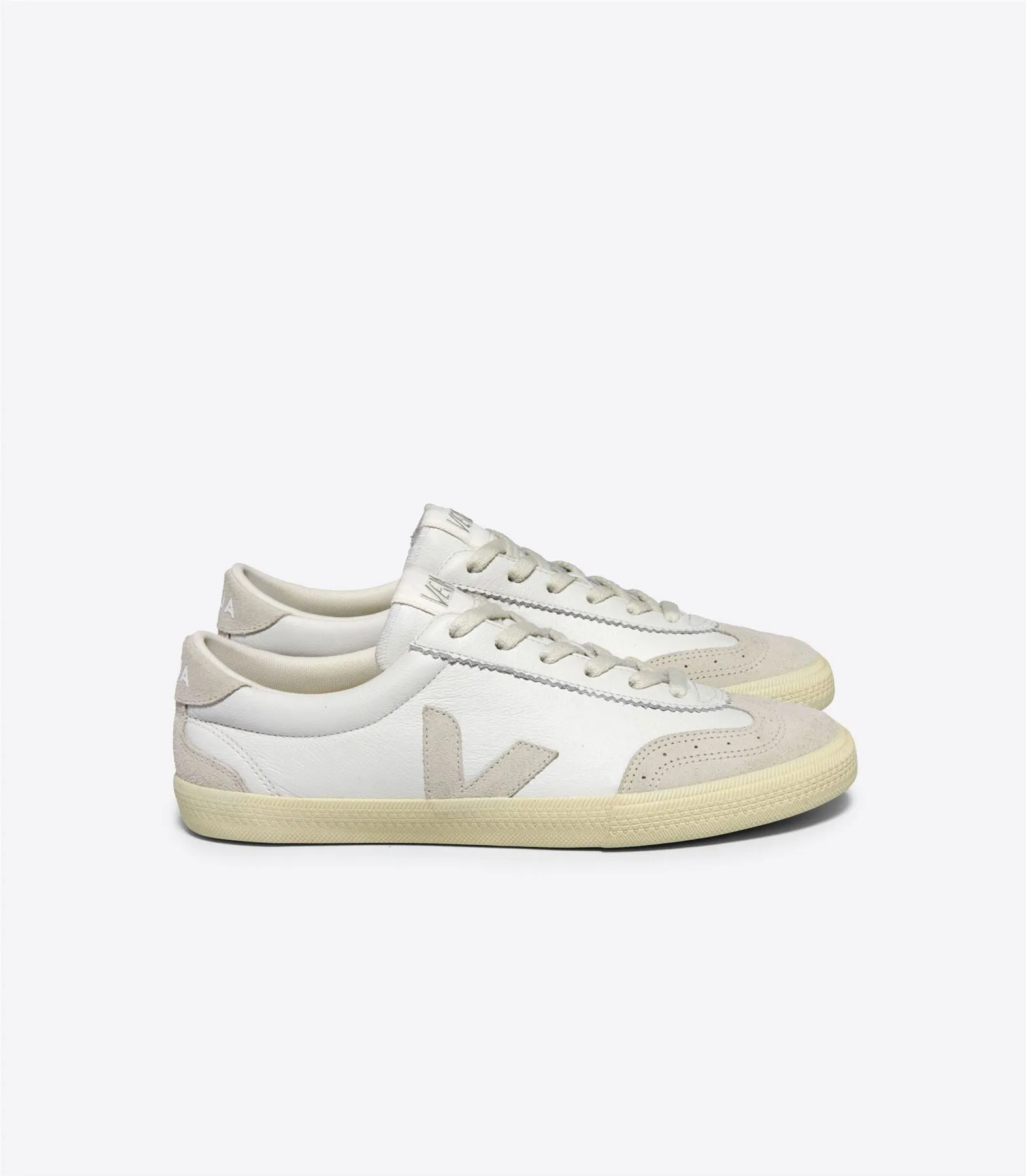 Veja Volley Leather Women's White / Natural Trainers